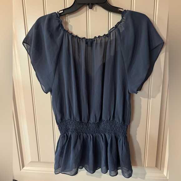3/for $10🍒- Navy Blue Flutter Sleeve Ruffled Blouse (Size Medium) - Picture 4 of 4